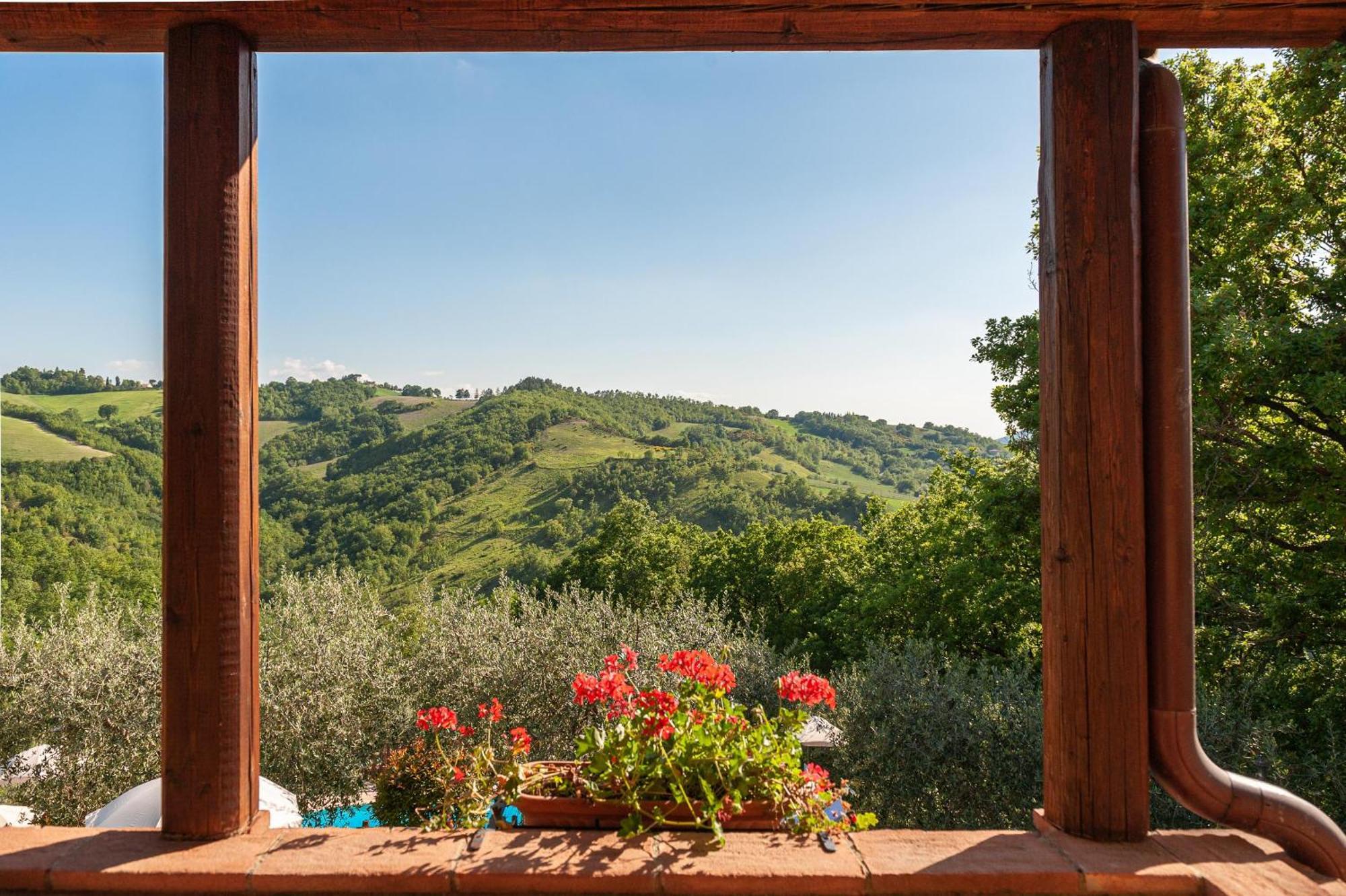 Agriturismo Le Dolci Colline Valfabbrica Экстерьер фото
